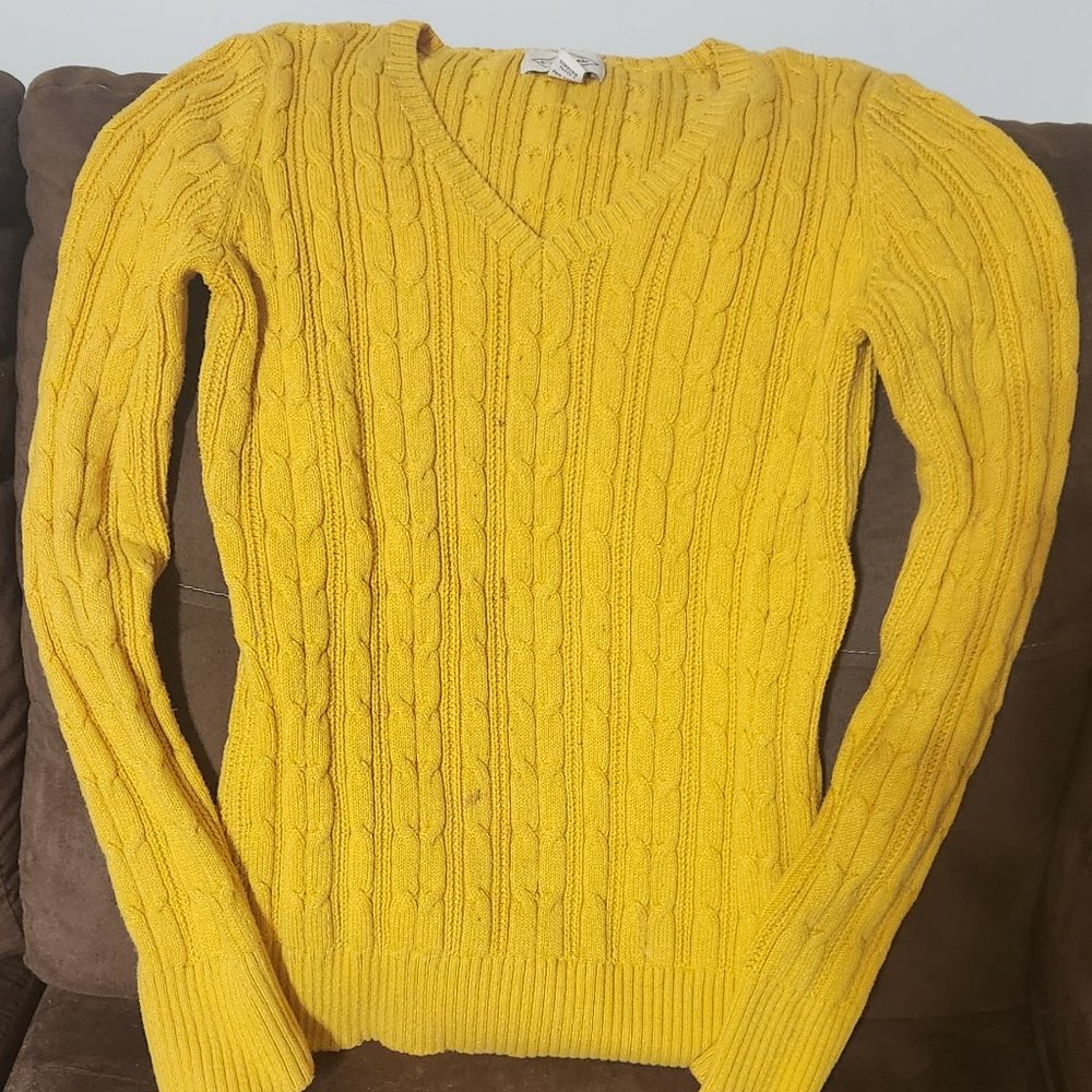 Cable knit V-neck sweater